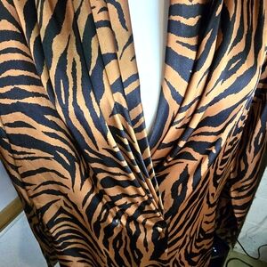Impressions Tiger Striped Sexy Silky Deep V Mobwife Blazer Blouse Size 14